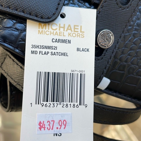 MICHAEL KORS
Carmen Medium Belted Flap Satchel Crocodile Leather
NWT - Picture 10 of 16